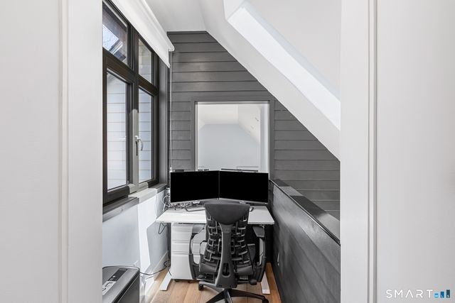 31 Thornhill Road, Greenwich, CT 06878