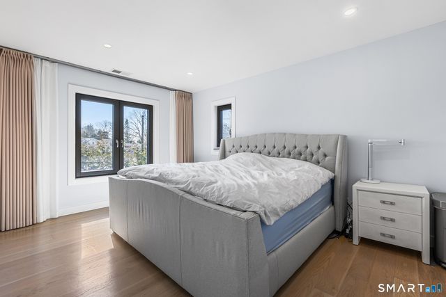 31 Thornhill Road, Greenwich, CT 06878