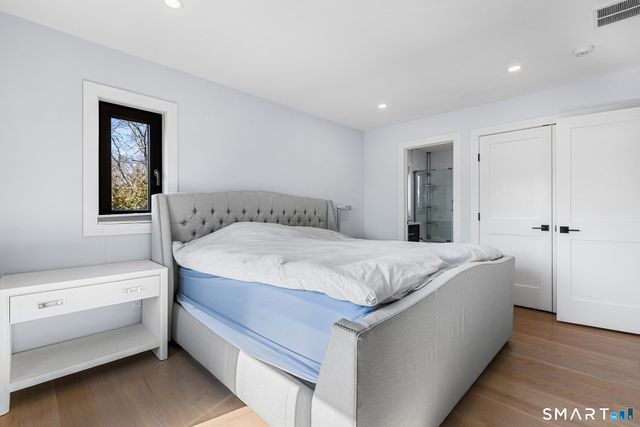 31 Thornhill Road, Greenwich, CT 06878