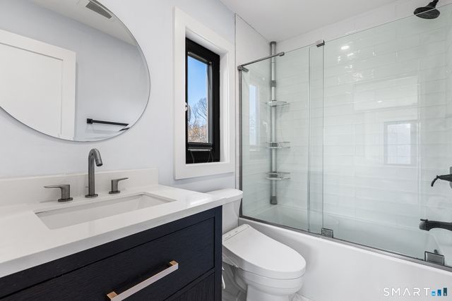 31 Thornhill Road, Greenwich, CT 06878