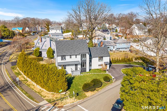 31 Thornhill Road, Greenwich, CT 06878