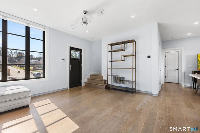 31 Thornhill Road, Greenwich, CT 06878