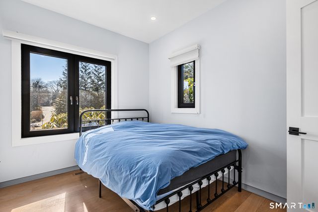 31 Thornhill Road, Greenwich, CT 06878