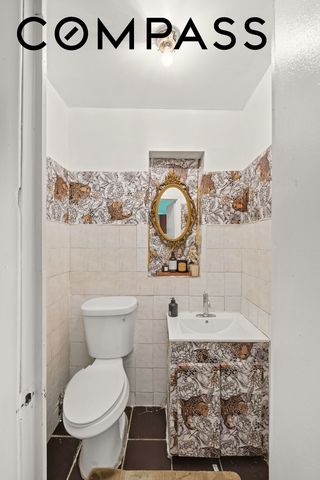 193 Vernon Avenue, New York City, NY 11206