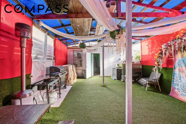 193 Vernon Avenue, New York City, NY 11206