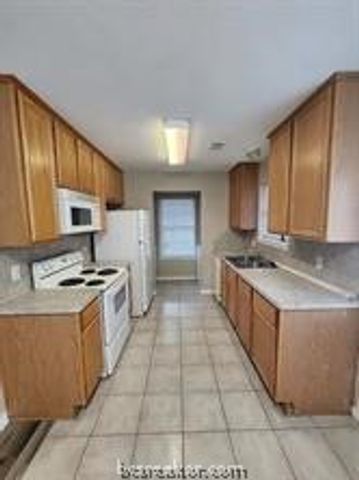 1621 Enloe Court, Bryan, TX 77802