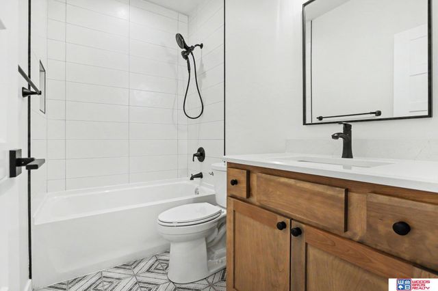 7222 N 49th Street, Lincoln, NE 68514