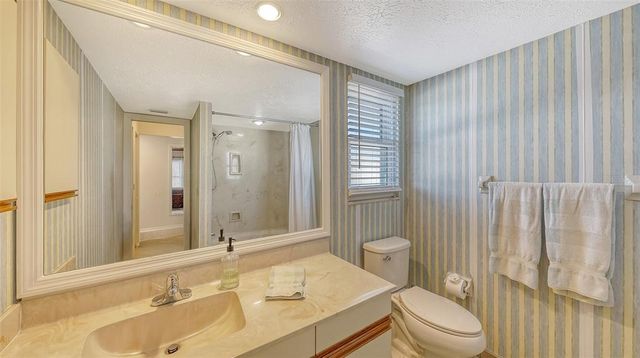 126/128 AVENIDA VENECCIA, Sarasota, FL 34242