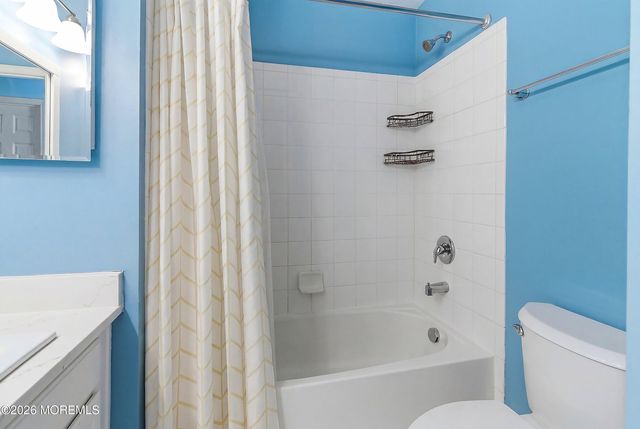 9 Nutley Drive, Manalapan, NJ 07726