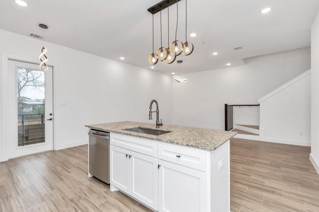 5616 Savyon Drive, Houston, TX 77091