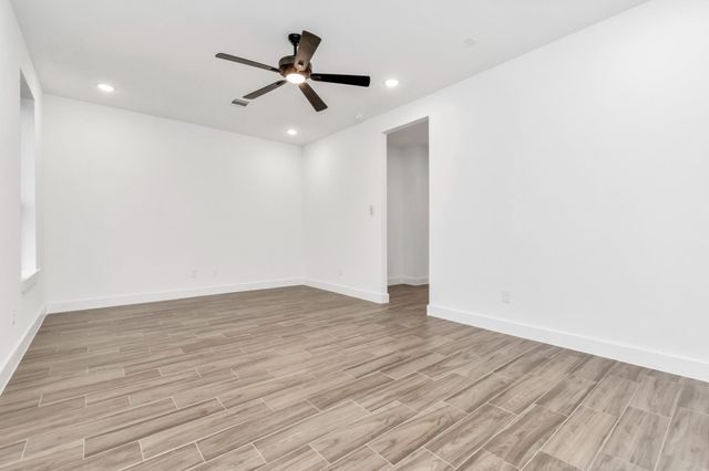 5616 Savyon Drive, Houston, TX 77091