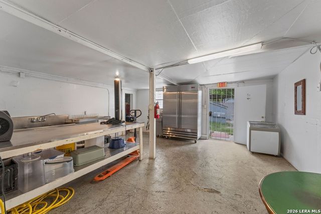 7222 New Laredo Highway, San Antonio, TX 78211