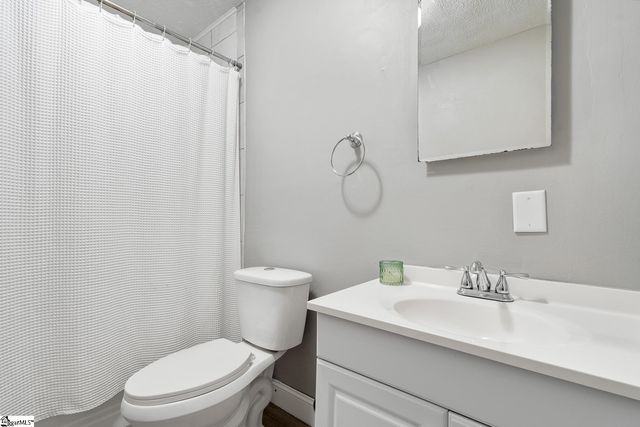 200 Duke Street, Easley, SC 29640