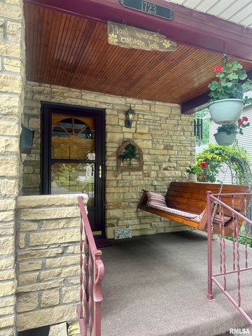 1723 PERSHING Boulevard, Clinton, IA 52732