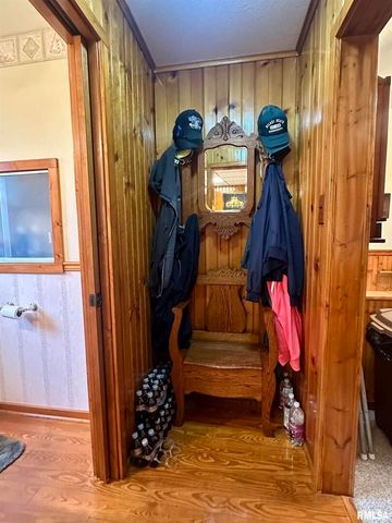 1723 PERSHING Boulevard, Clinton, IA 52732