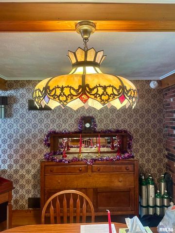 1723 PERSHING Boulevard, Clinton, IA 52732