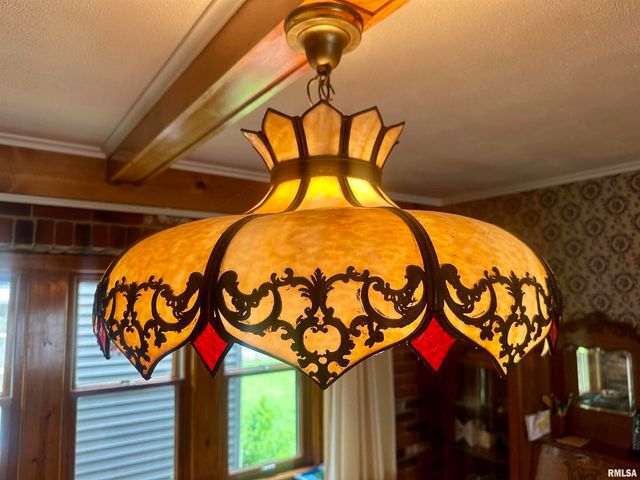 1723 PERSHING Boulevard, Clinton, IA 52732