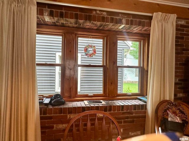 1723 PERSHING Boulevard, Clinton, IA 52732