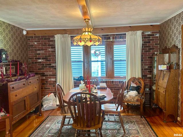 1723 PERSHING Boulevard, Clinton, IA 52732