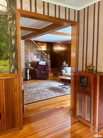 1723 PERSHING Boulevard, Clinton, IA 52732