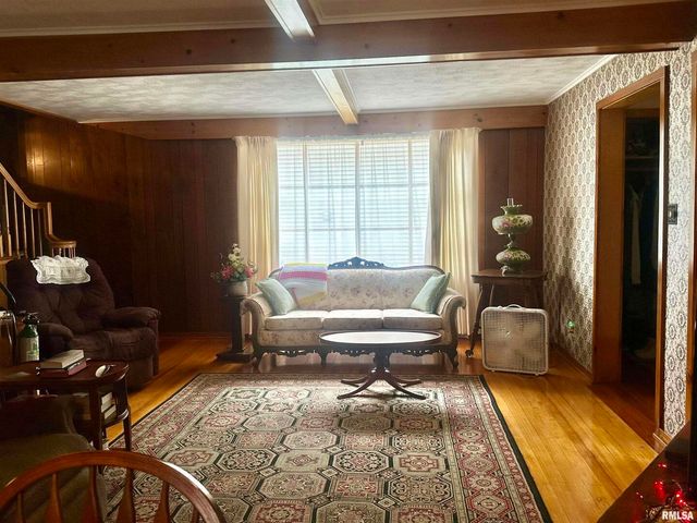 1723 PERSHING Boulevard, Clinton, IA 52732