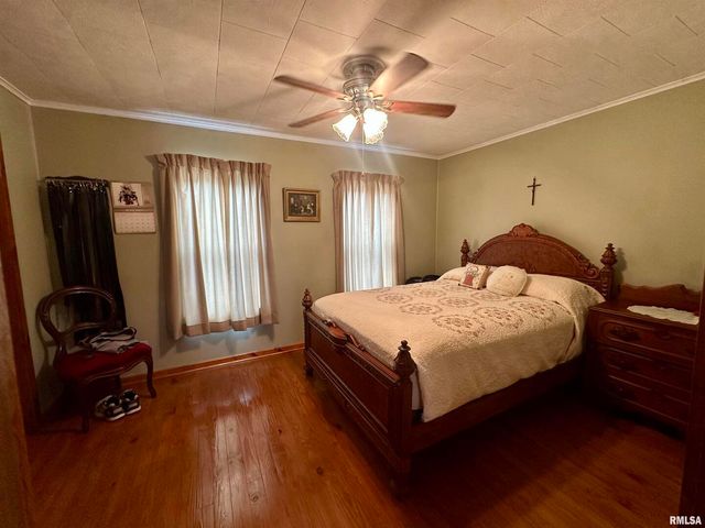 1723 PERSHING Boulevard, Clinton, IA 52732