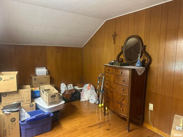 1723 PERSHING Boulevard, Clinton, IA 52732