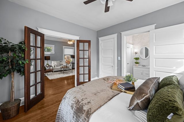 2706 OAK Street, Bettendorf, IA 52722