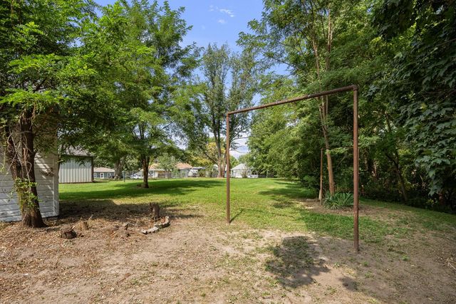 2706 OAK Street, Bettendorf, IA 52722