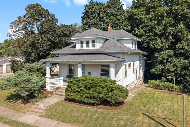 2706 OAK Street, Bettendorf, IA 52722