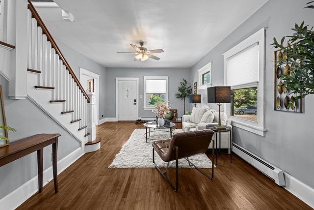2706 OAK Street, Bettendorf, IA 52722