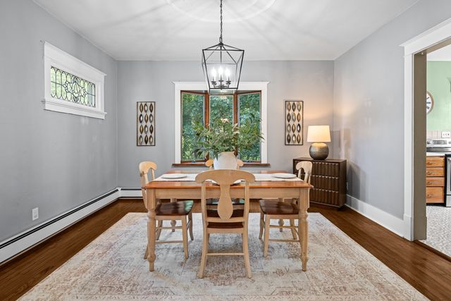 2706 OAK Street, Bettendorf, IA 52722