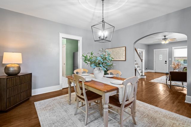 2706 OAK Street, Bettendorf, IA 52722