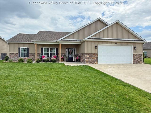 244 Steve Circle, Hurricane, WV 25526