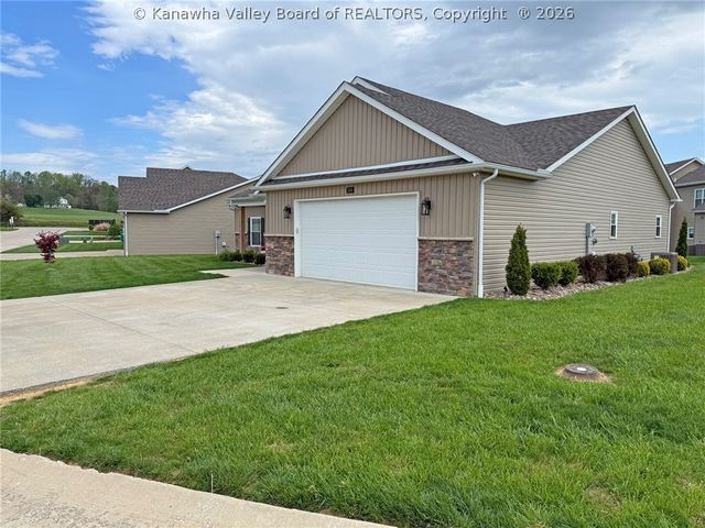 244 Steve Circle, Hurricane, WV 25526