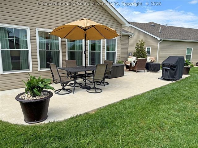 244 Steve Circle, Hurricane, WV 25526