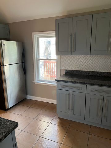 331 W 61st Street 2, Chicago, IL 60621