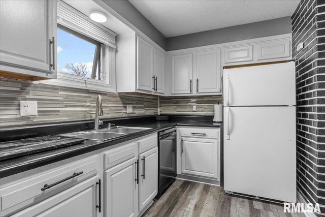 1914 Jeanette Ln Apt 6, Springfield, IL 62702