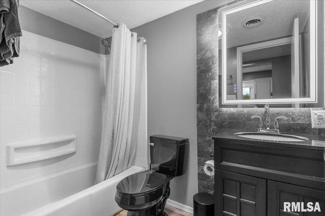 1914 Jeanette Ln Apt 6, Springfield, IL 62702