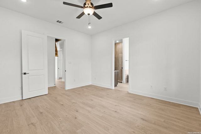 3515 County Road 676, Devine, TX 78016