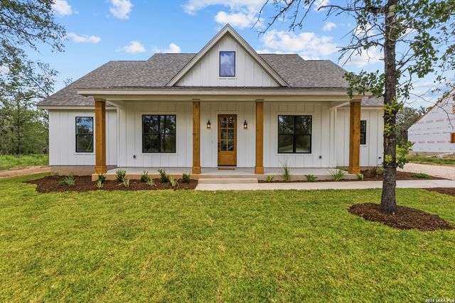 3515 County Road 676, Devine, TX 78016