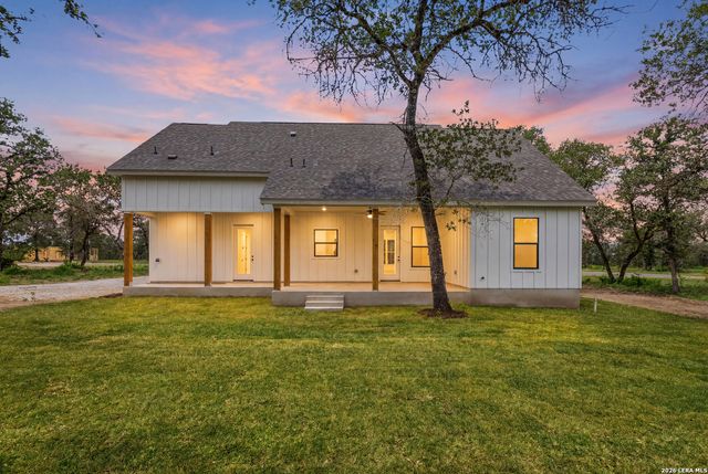 3515 County Road 676, Devine, TX 78016