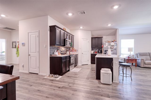 224 Crookedfield Drive, Nevada, TX 75173