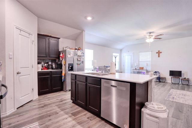 224 Crookedfield Drive, Nevada, TX 75173