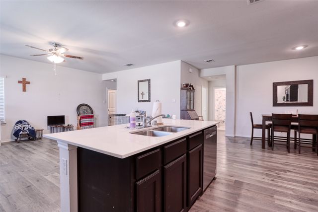 224 Crookedfield Drive, Nevada, TX 75173