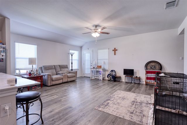 224 Crookedfield Drive, Nevada, TX 75173