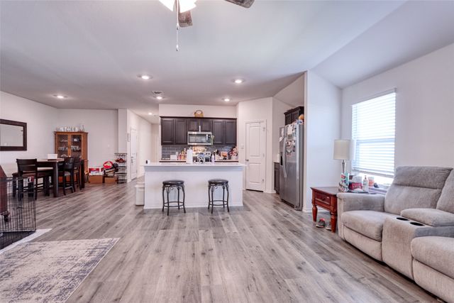 224 Crookedfield Drive, Nevada, TX 75173