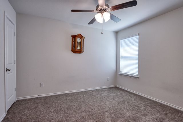 224 Crookedfield Drive, Nevada, TX 75173