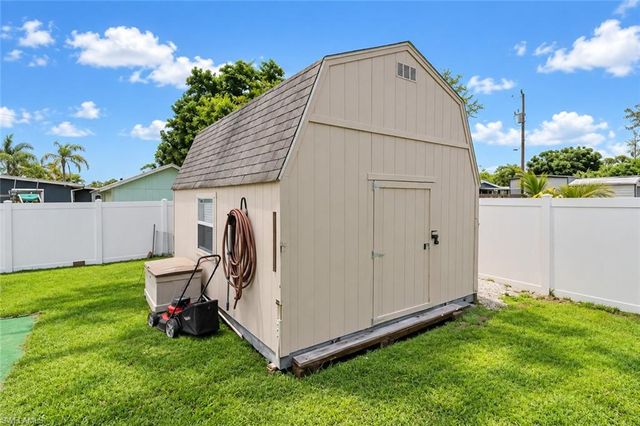 1385 Pine AVE, North Fort Myers, FL 33917