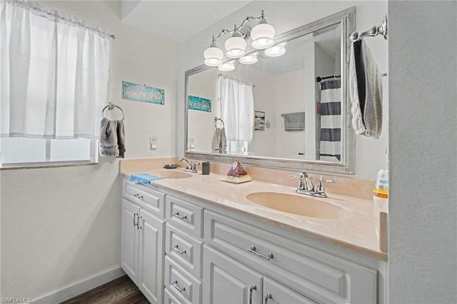 1385 Pine AVE, North Fort Myers, FL 33917